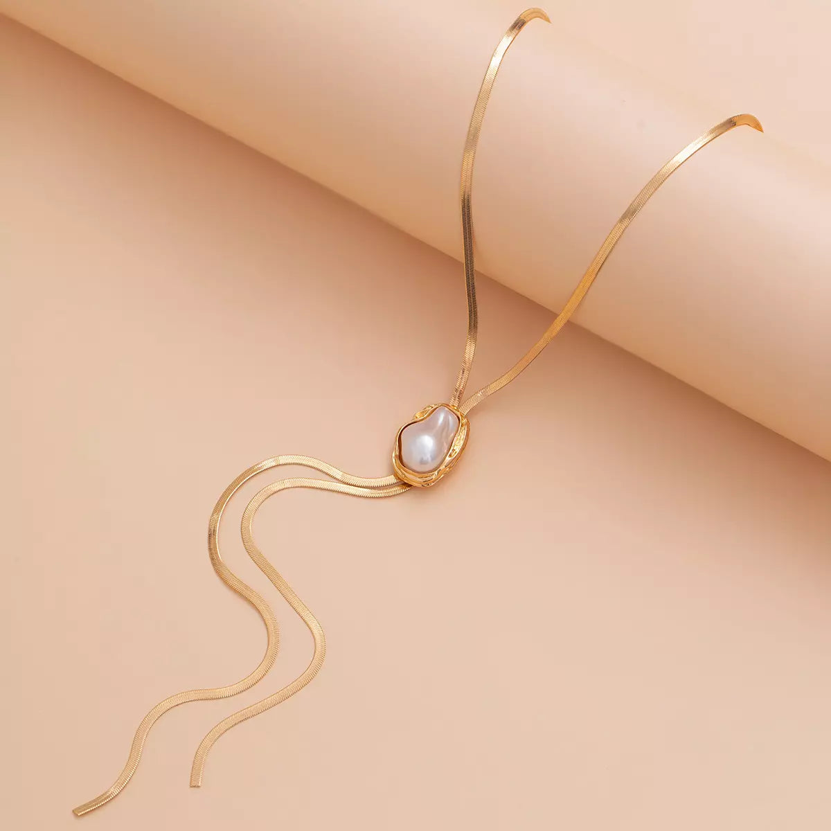 Elara Necklace