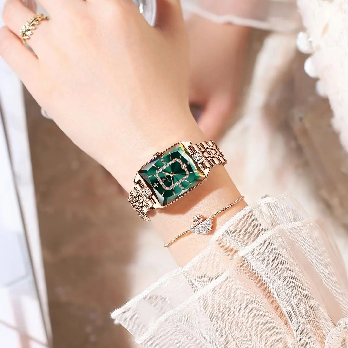 Aquaria Watch – POEDAGAR: Elegant and Functional